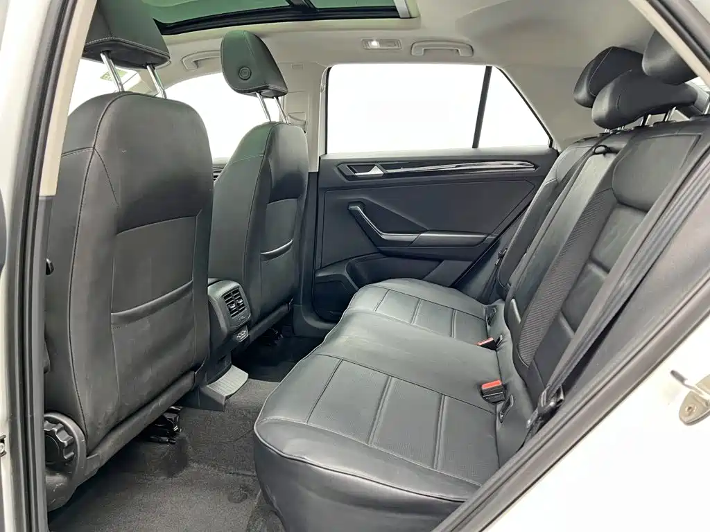 Photo 16 - Volkswagen T-ROC