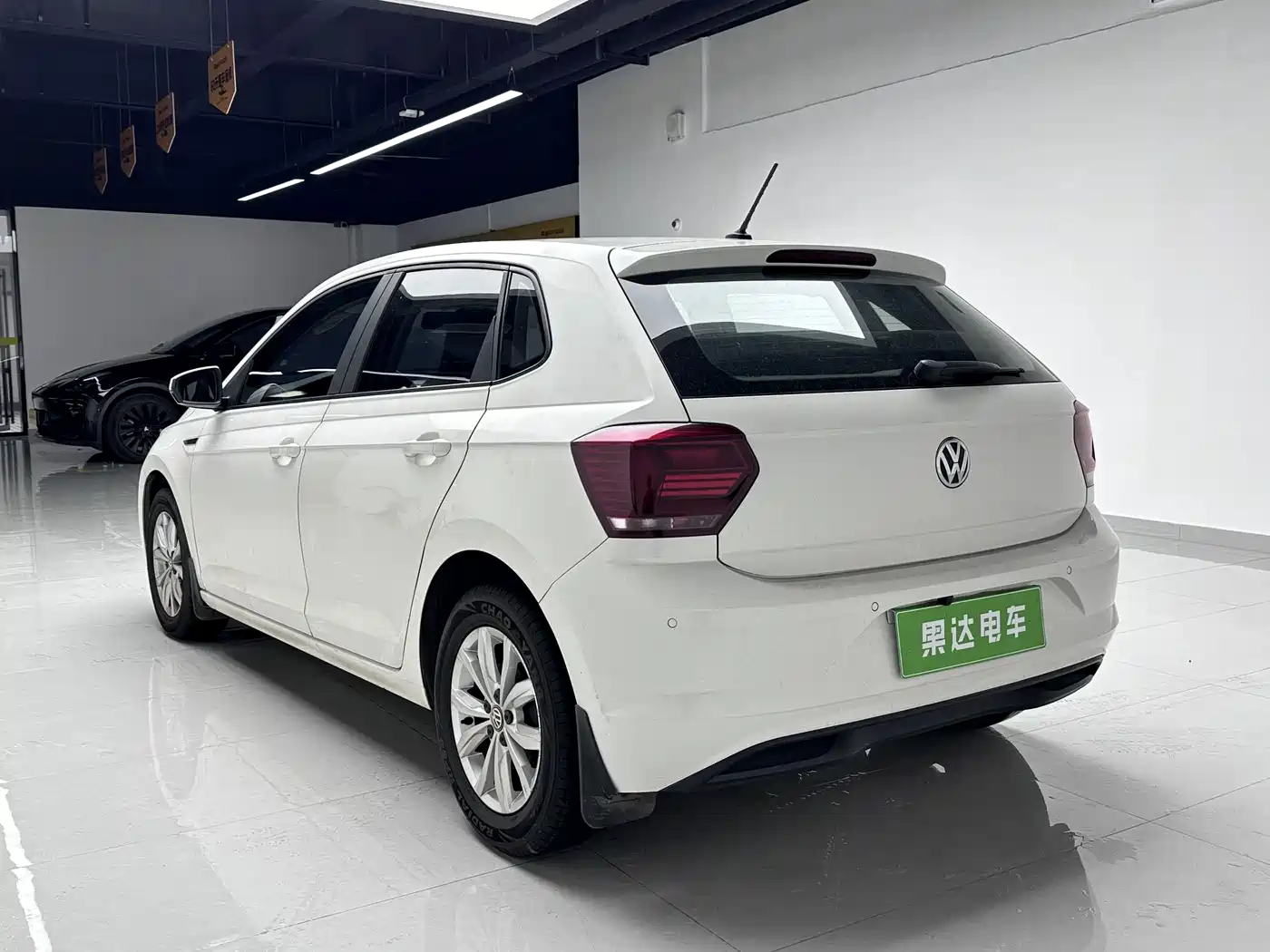 Volkswagen Polo 2019 Plus 1.5L Automatic Colorful Tech Edition фото 3