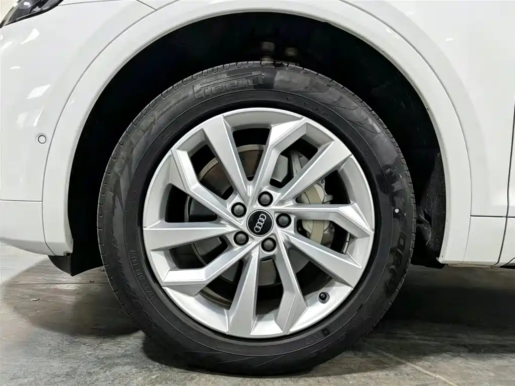 Audi Q5L 2023 40T Luxury Dynamic фото 15