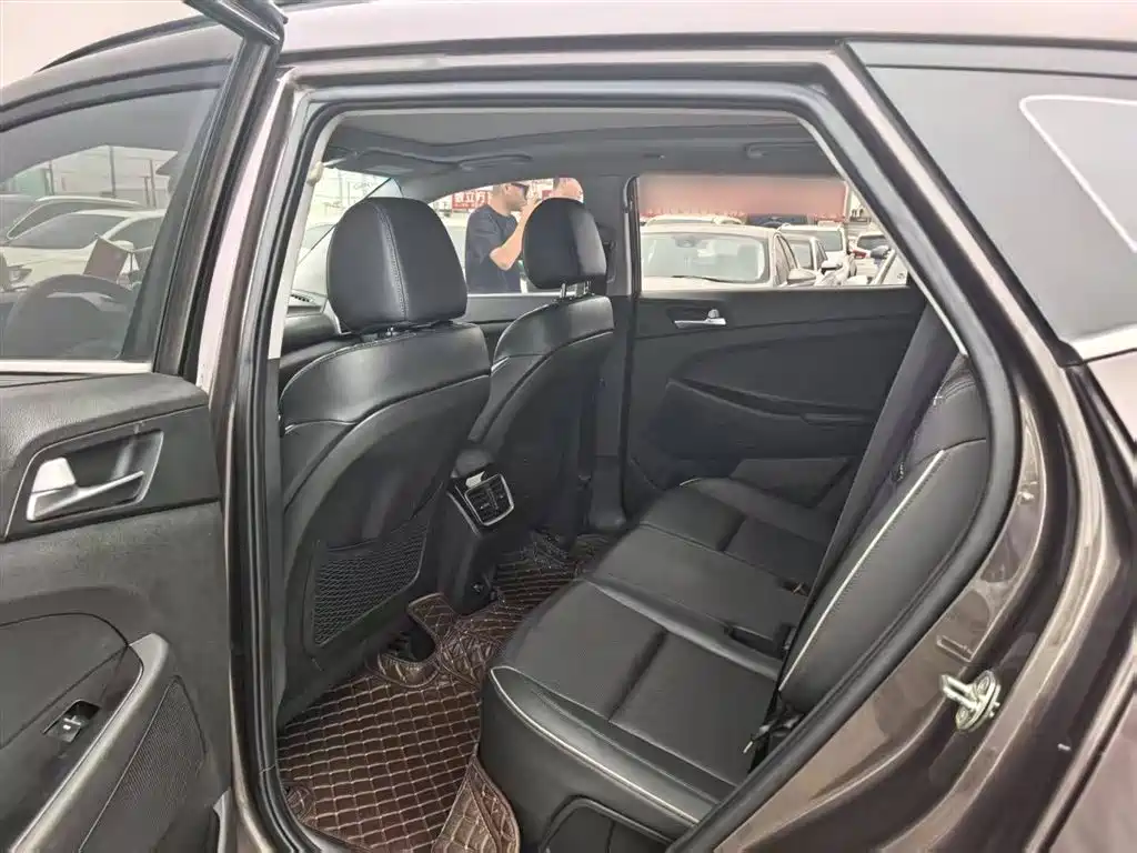 Hyundai Tucson 2019 280TGDi Dual Clutch 2WD Fashion Edition China V фото 10