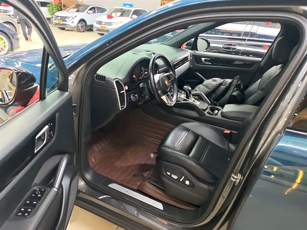 Porsche Cayenne New Energy 2019 Cayenne E-Hybrid 2.0T фото 16