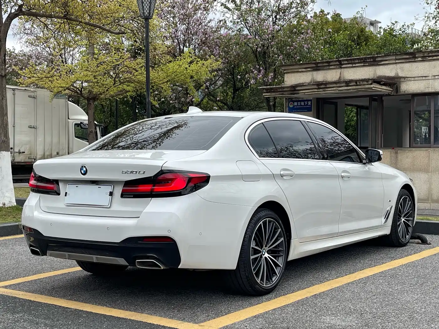BMW 5 SERIES