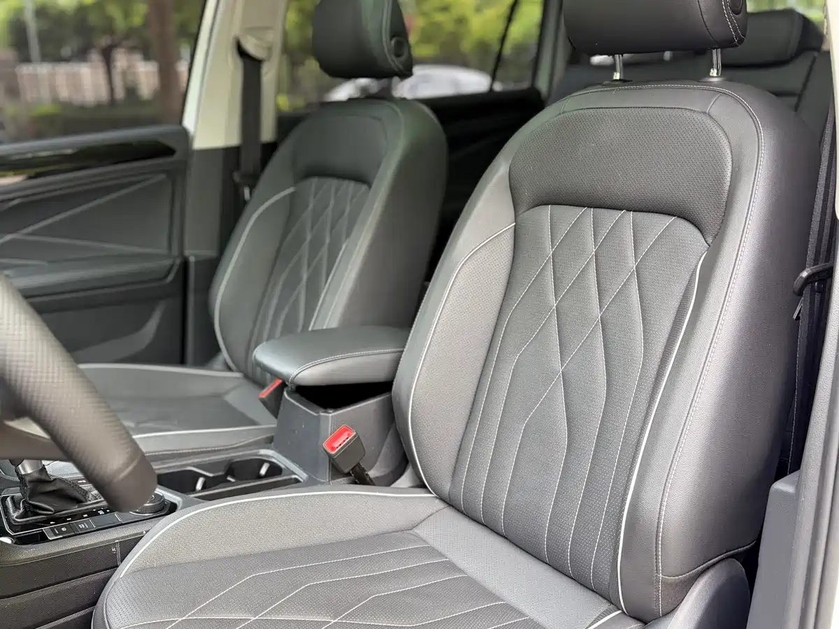 Volkswagen Tiguan L 2024 380TSI Automatic 4WD R-Line Premium Enjoyment Edition 7-seater фото 4