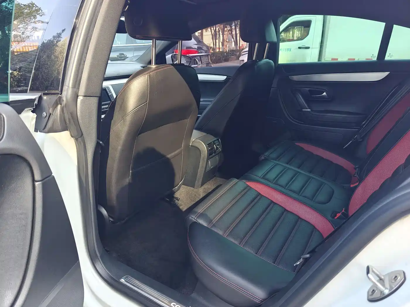 Volkswagen FAW-Volkswagen CC 2016 Model 1.8TSI Luxury фото 9