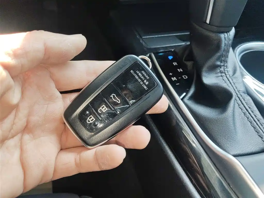 Toyota Camry 2021 2.0G Luxury Edition фото 16