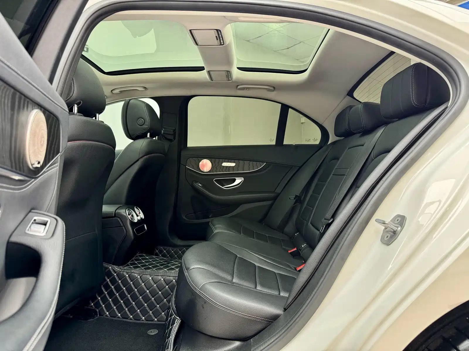 Фото 9 - Mercedes-Benz C-Class