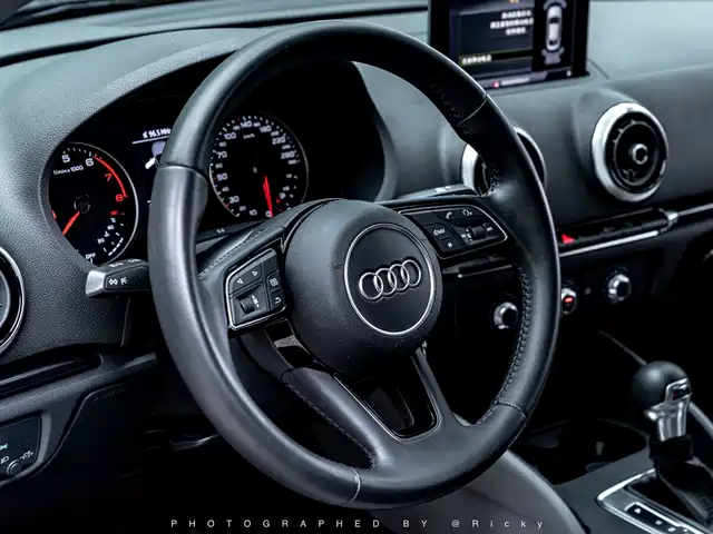 Audi A3 2018 30th Anniversary Limousine 35 TFSI Fashion — фото 4