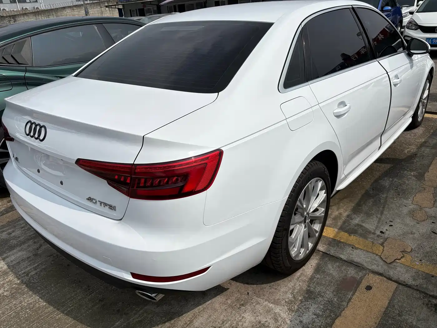 Фото 17 - Audi A4L
