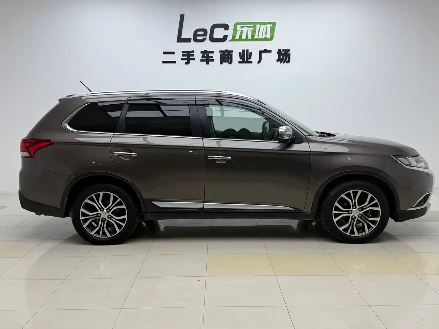 Mitsubishi Outlander (Import) 2016 2016 2.4L 4WD Elite 5-seater