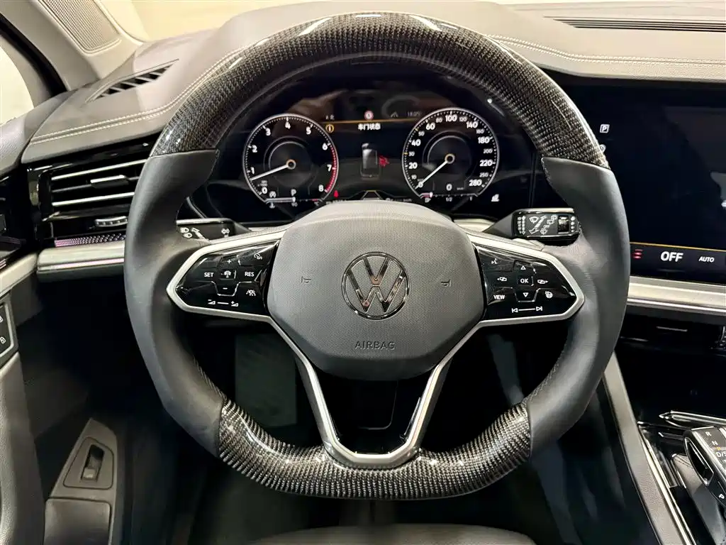 Volkswagen Touareg 2022 3.0TSI Rui Xiang Edition Gloss Black Sport Package фото 15