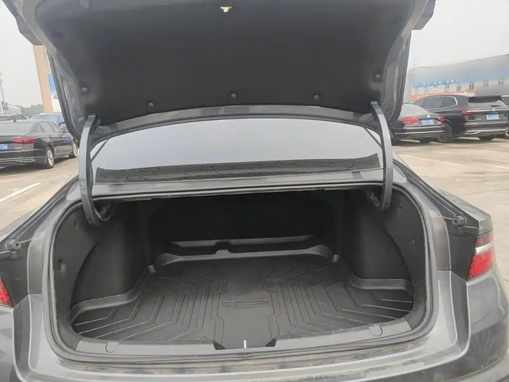 Photo 19 - Geely Preface
