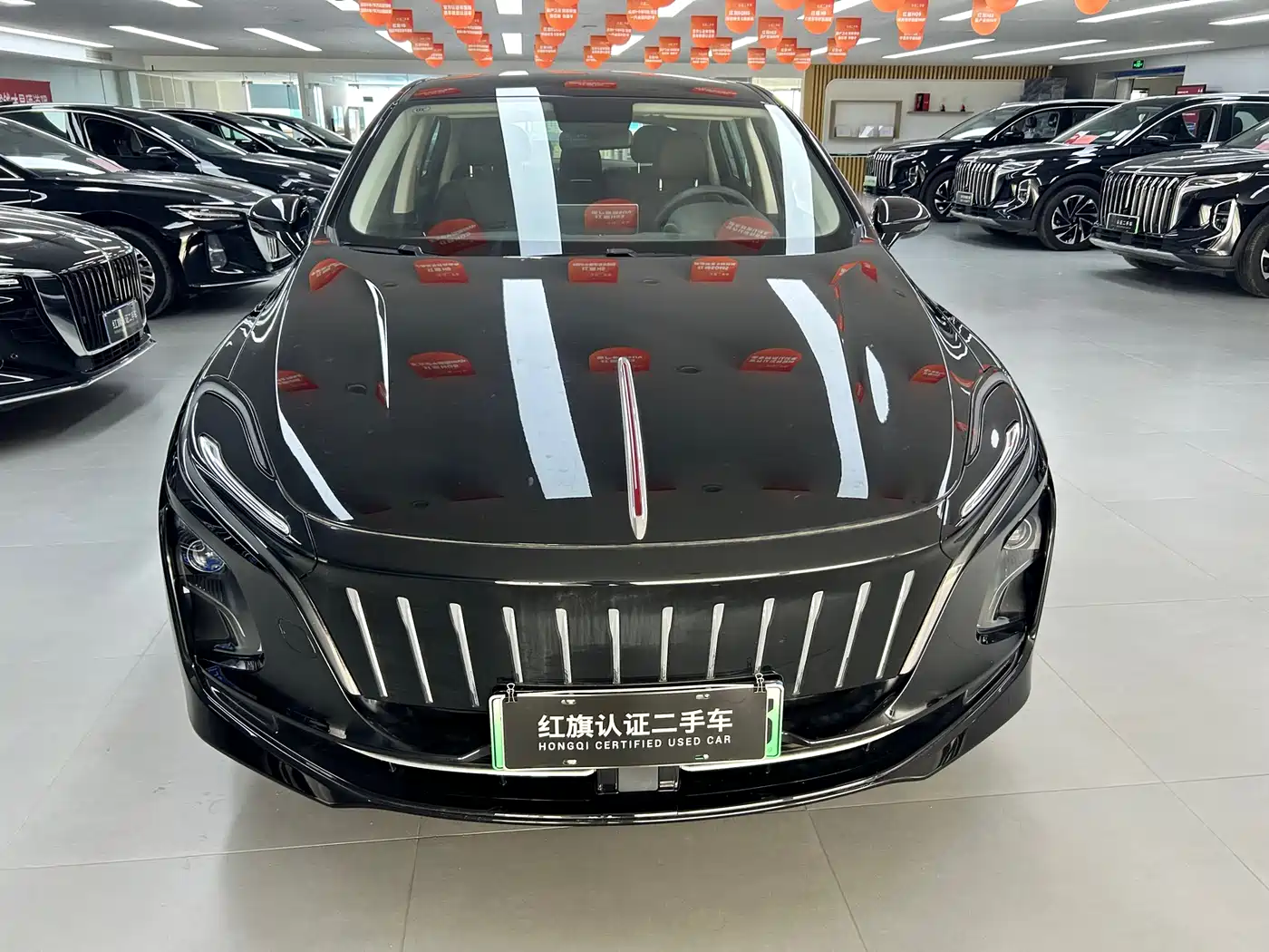 Hongqi E-QM5 2022 431km Charging Enjoyment Edition фото 2