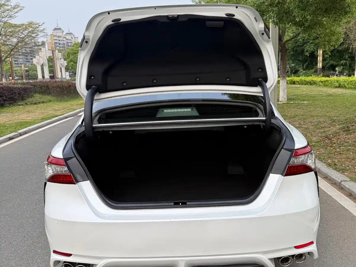 Toyota Camry 2019 Facelift 2.0S F Sport Version фото 20