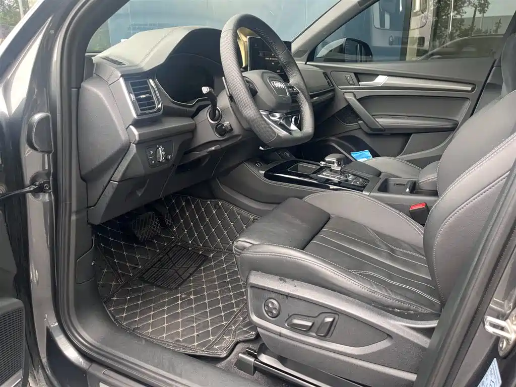 Audi Q5L 2023 45T Luxury Dynamic фото 6