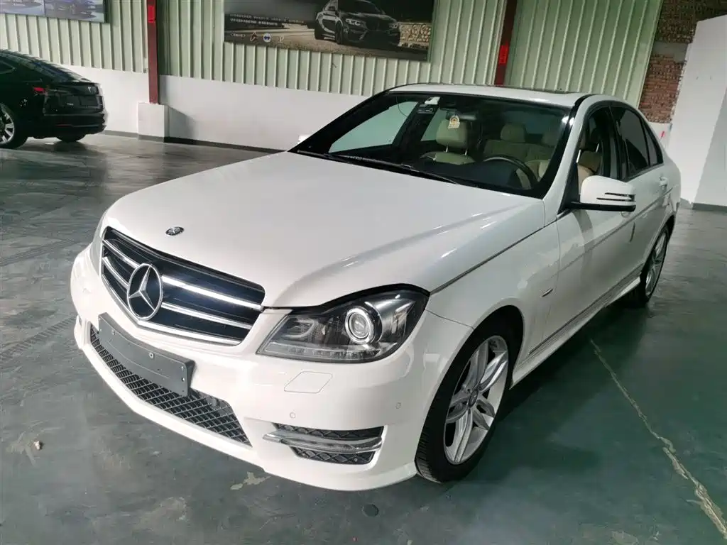 Mercedes-Benz C-Class 2013 C 260 Fashion Grand Edition фото 2