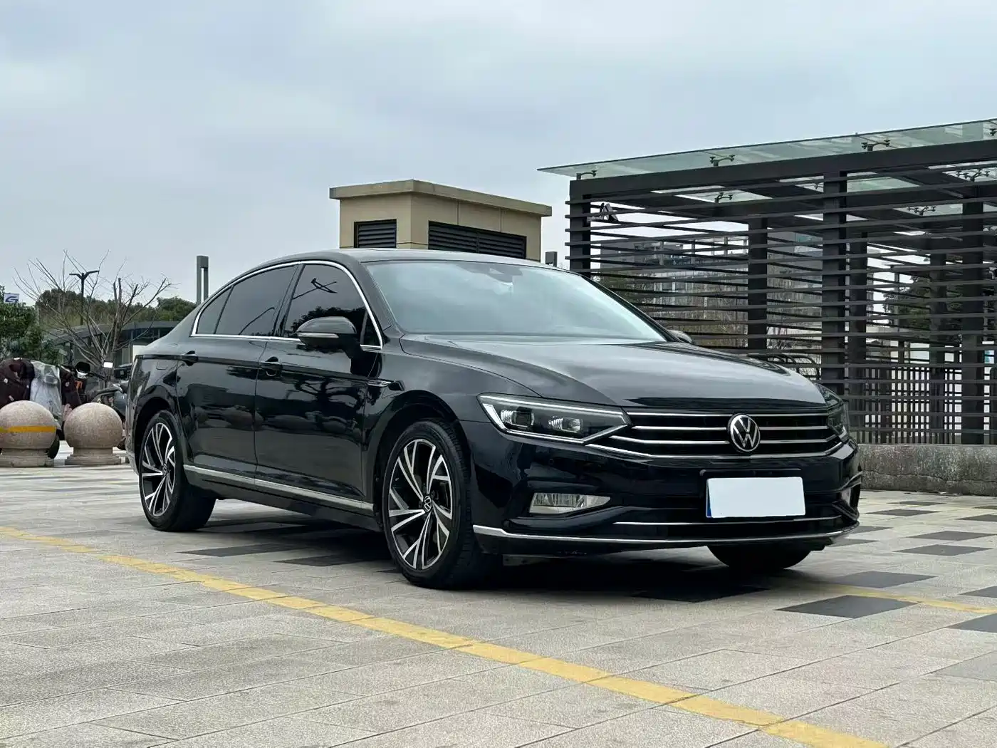 Volkswagen Magotan 2021 330TSI DSG 30th Anniversary Edition фото 3