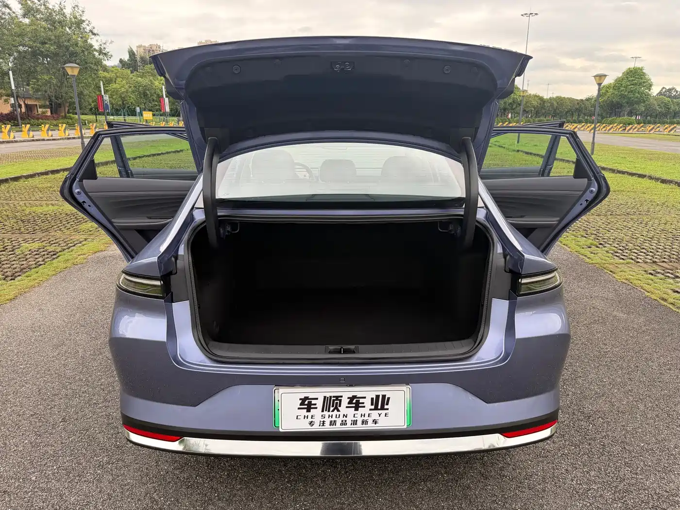 Nissan N6 2025 2025 Mid Configuration