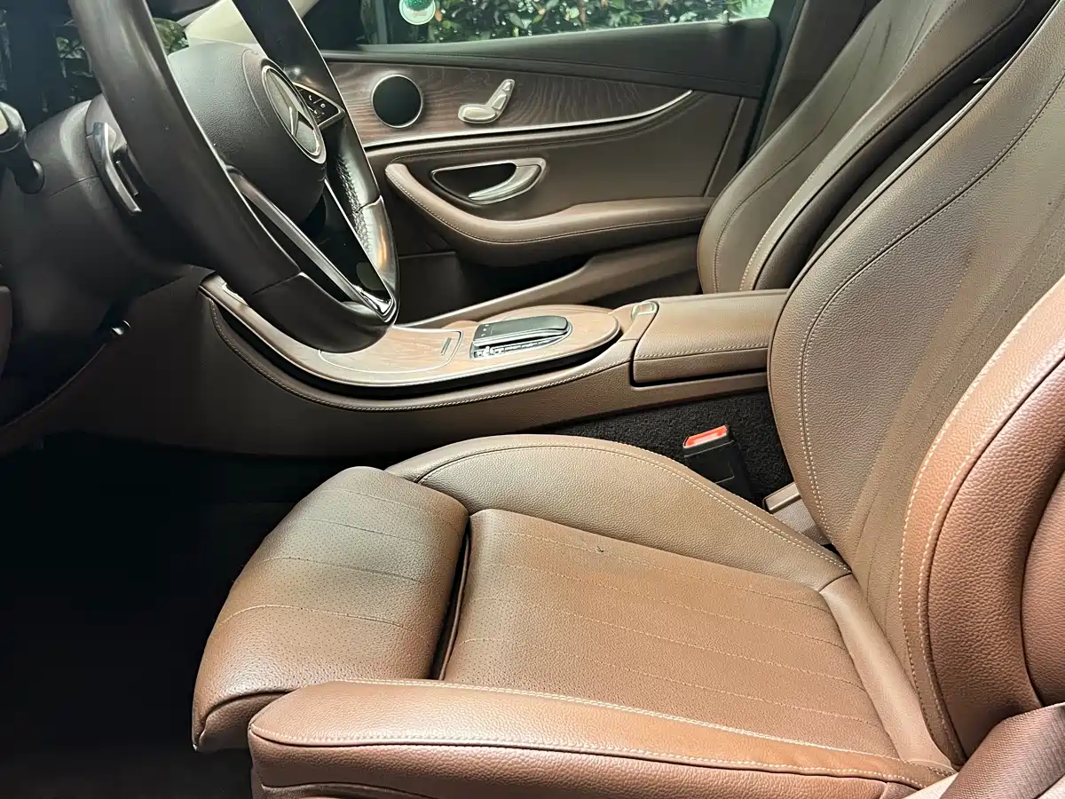 Mercedes-Benz E-Class 2022 E 260 L фото 5