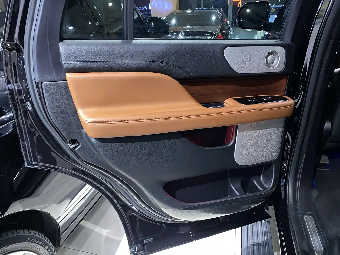 LINCOLN NAVIGATOR