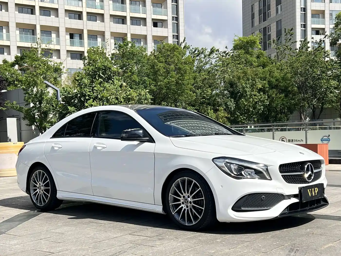 Mercedes-Benz CLA (Import) 2018 CLA 220 4MATIC фото 2