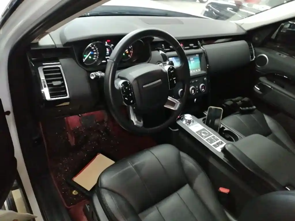 Land Rover Discovery 2019 3.0 SC V6 SE фото 10