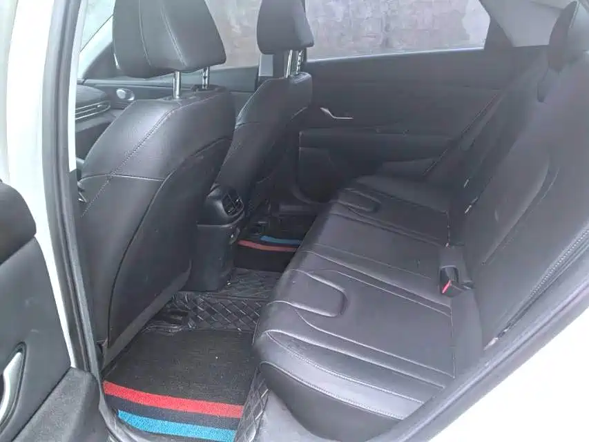 Hyundai Elantra 2022 1.5L CVT GLX Elite Edition фото 7