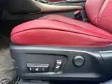 Photo 15 - Lexus IS