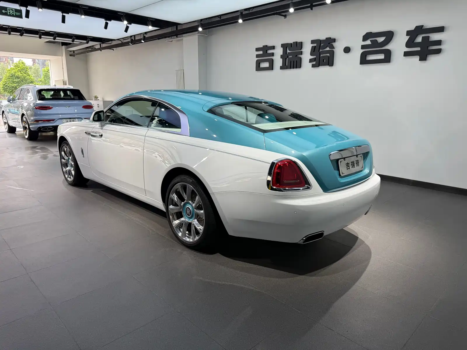 Фото 4 - Rolls-Royce Wraith