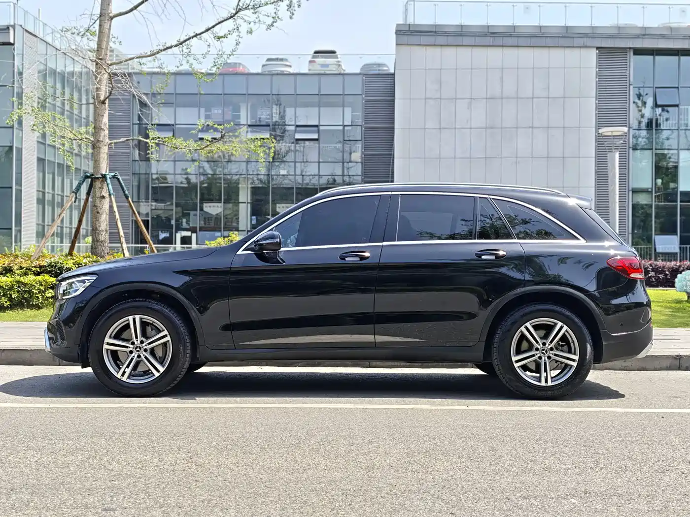 Mercedes-Benz GLC 2021 GLC 260 L 4MATIC Sporty фото 3