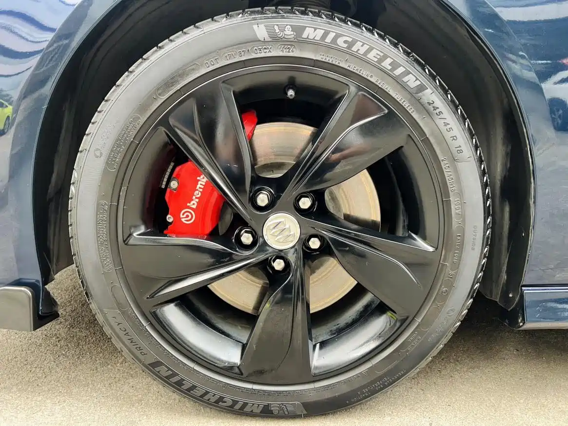 Photo 12 - Buick Regal
