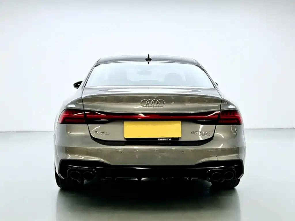 Фото 5 - Audi A7L