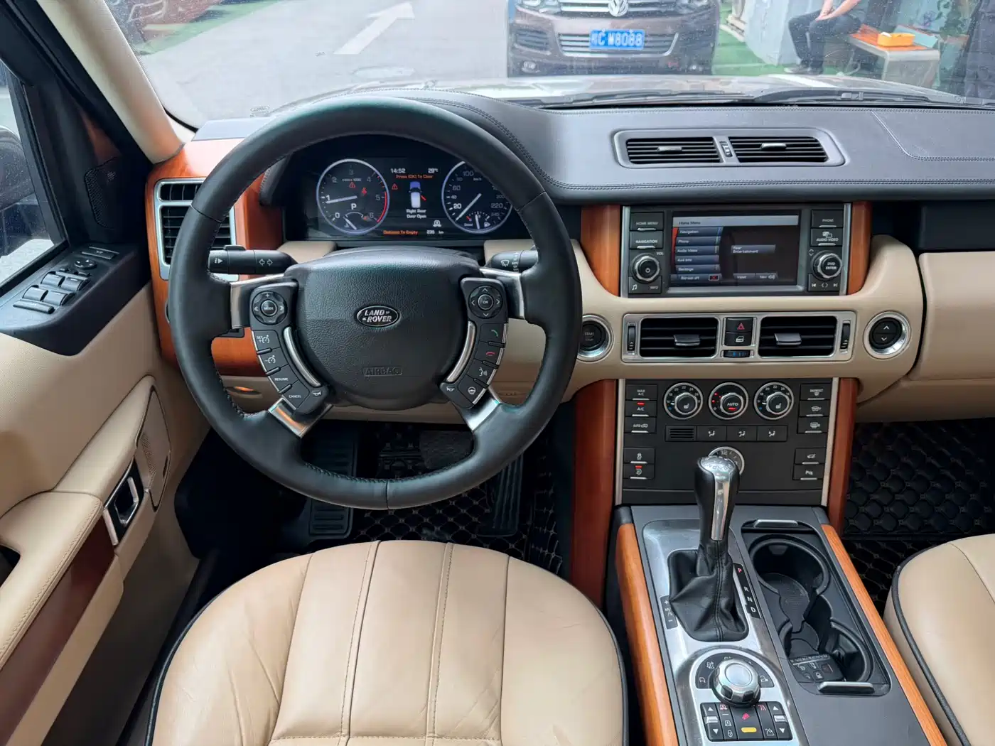 Land Rover Range Rover 2011 3.6 TDV8 фото 8
