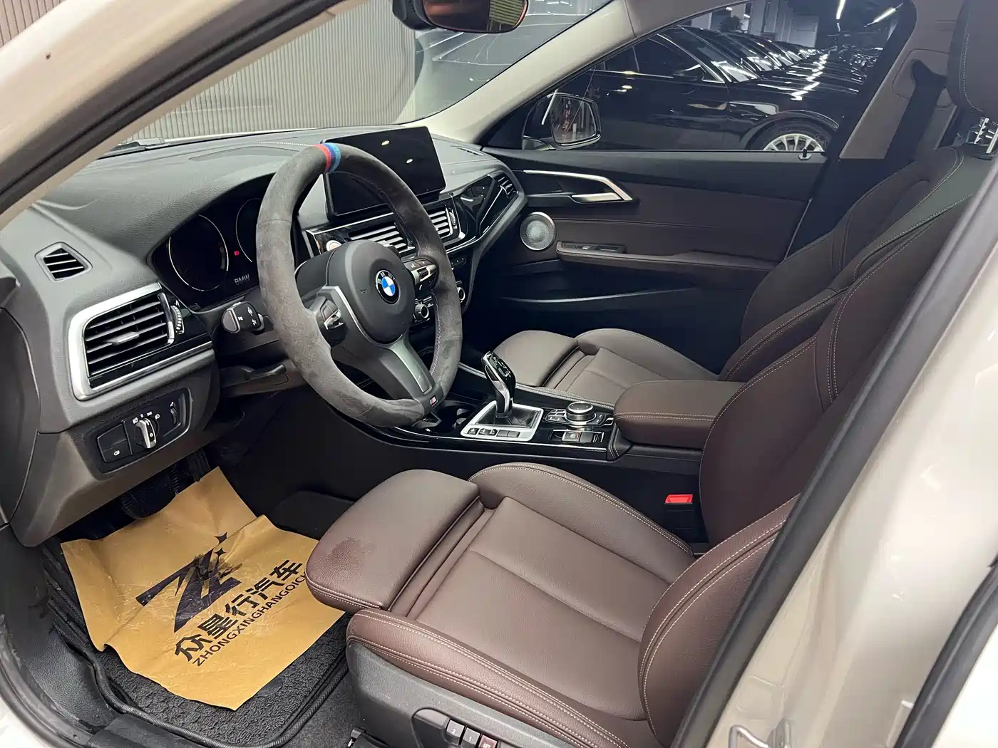 BMW 1 Series 2022 125i M Sport Shadow Edition фото 3