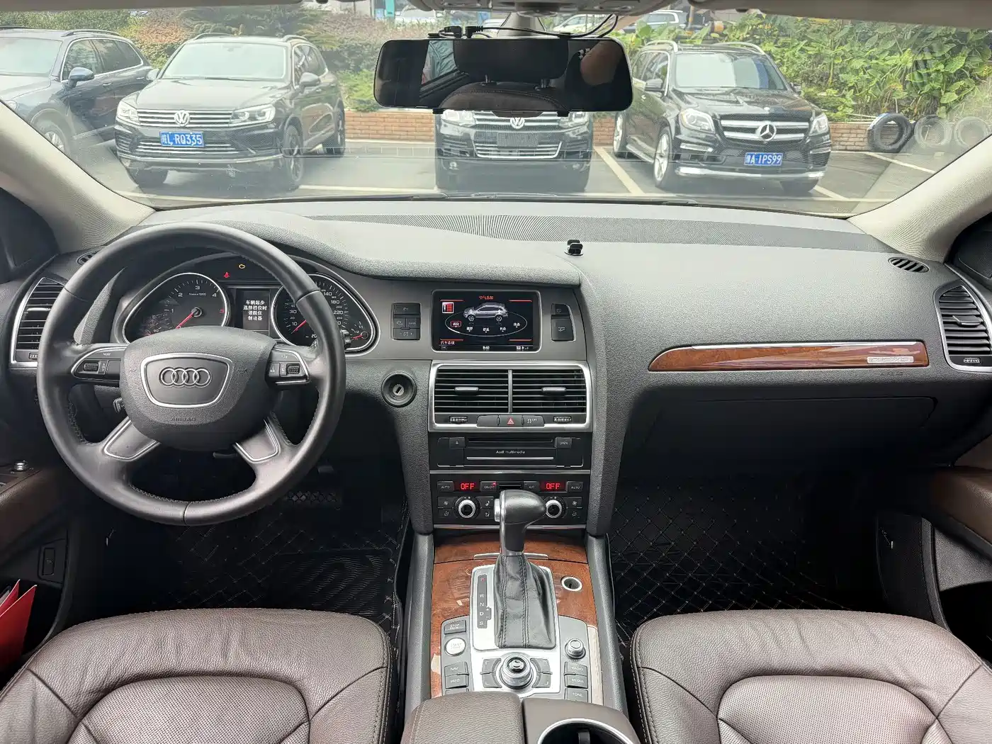 Фото 12 - Audi Q7