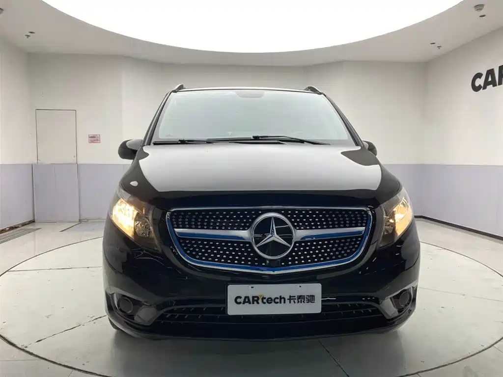 Mercedes-Benz Vito 2023 2.0T Business 7-Seater фото 4