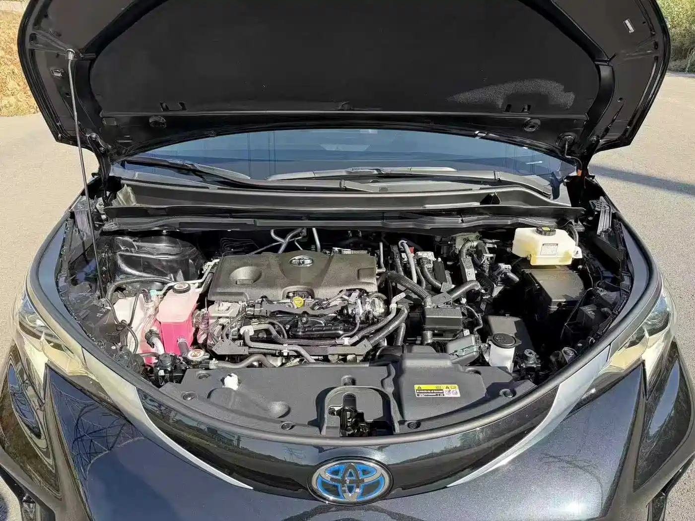 Toyota Granvia 2023 2.5L Hybrid Prestige PLUS Edition фото 13