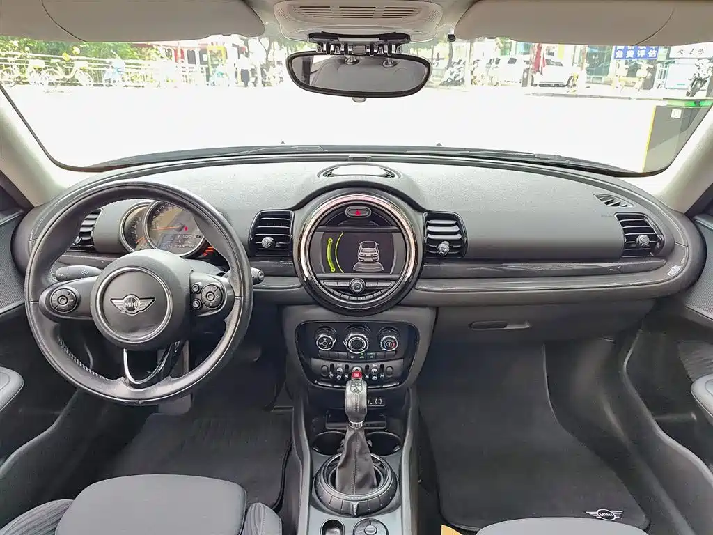 صورة 10 - MINI CLUBMAN