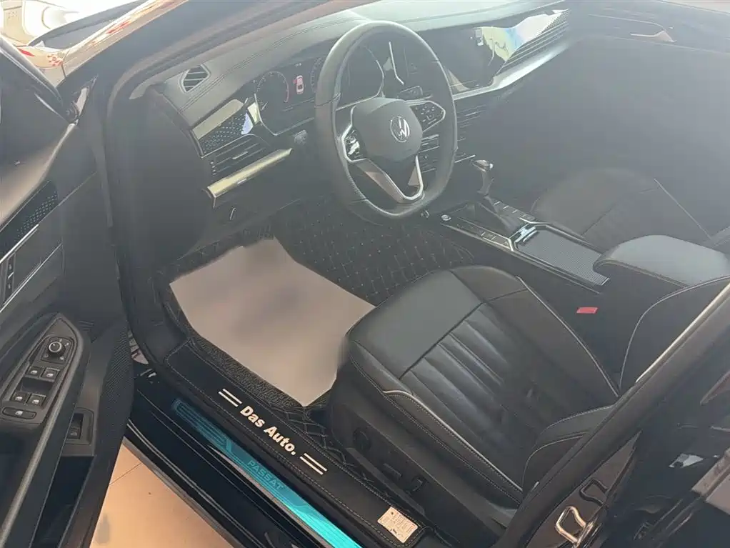 Volkswagen Passat 2023 330TSI Elite Edition фото 14