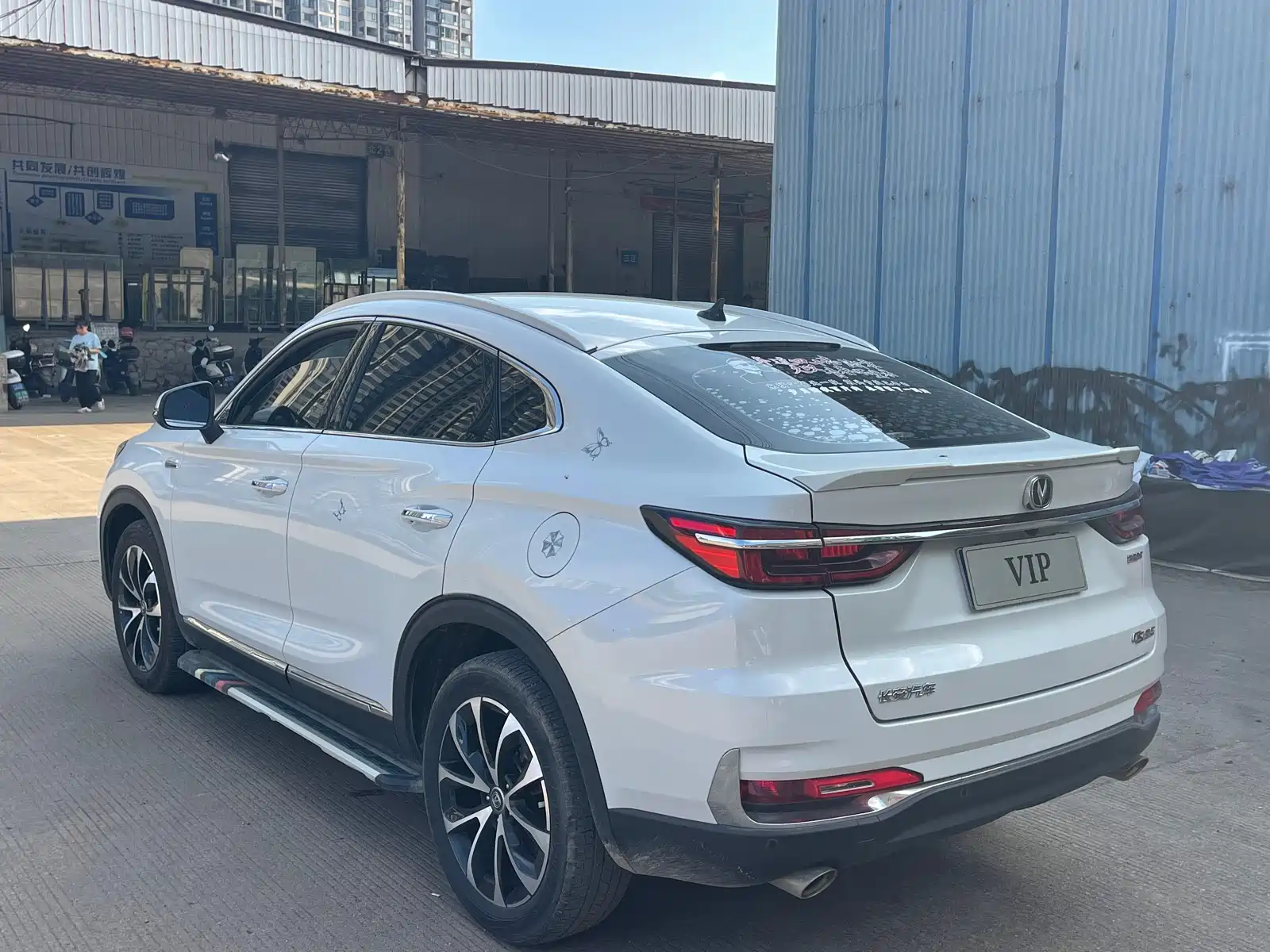 Фото 6 - Changan CS85