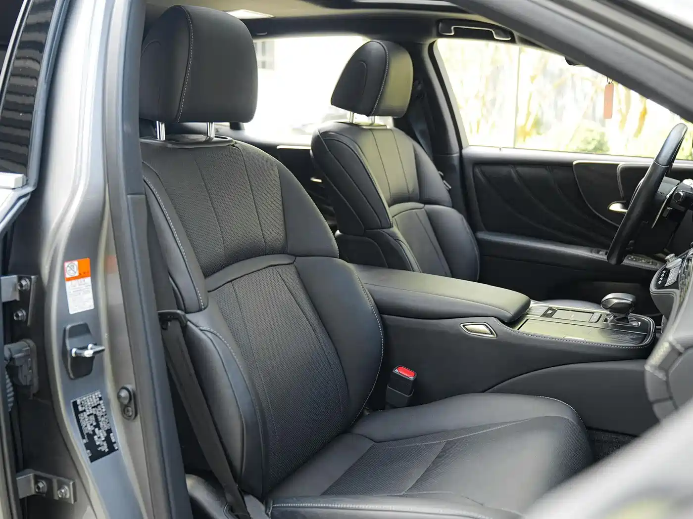 Lexus LS 2021 500h Excellence Edition фото 10