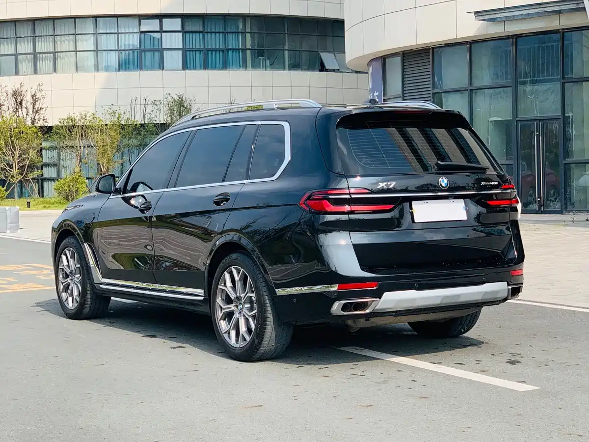 BMW X7 2024 2023 xDrive40i Leading Luxury Package