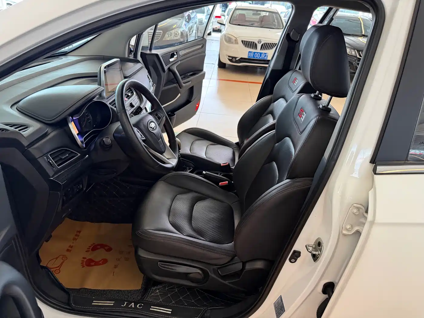 JAC Motors Refine S3 2017 2017 1.5L Manual Luxury Smart