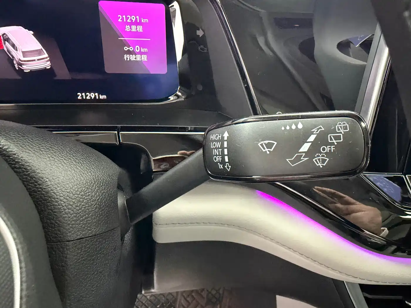 Volkswagen Teramont 2022 530 V6 4MOTION Premium Luxury фото 22