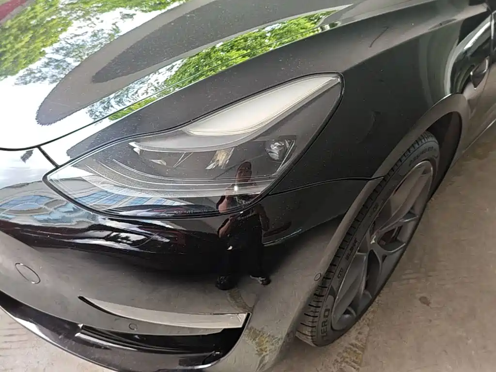 Фото 24 - Tesla Model 3