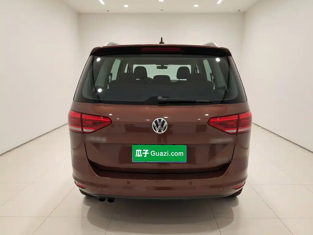 صورة 3 - Volkswagen Touran