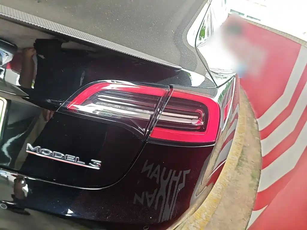 Фото 8 - Tesla Model 3