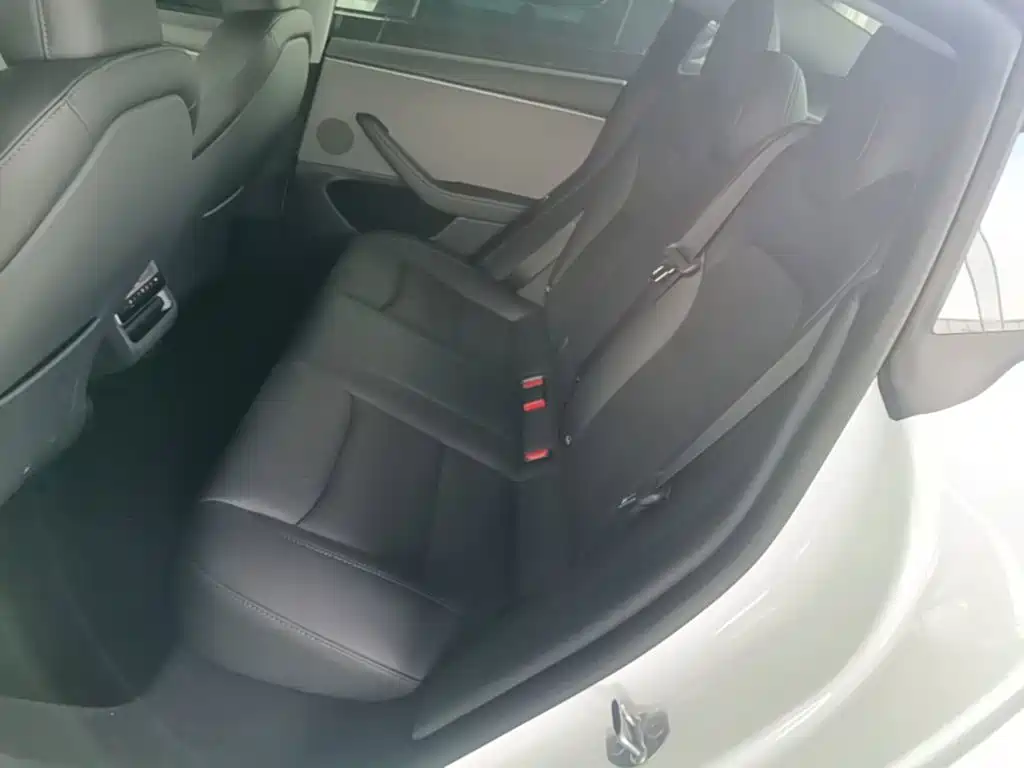 Tesla Model 3 2026 2025 Model Year Facelift Rear-Wheel Drive