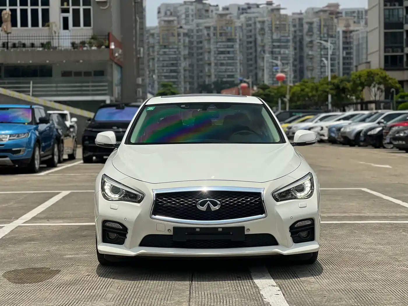 Photo 3 - Infiniti Q50
