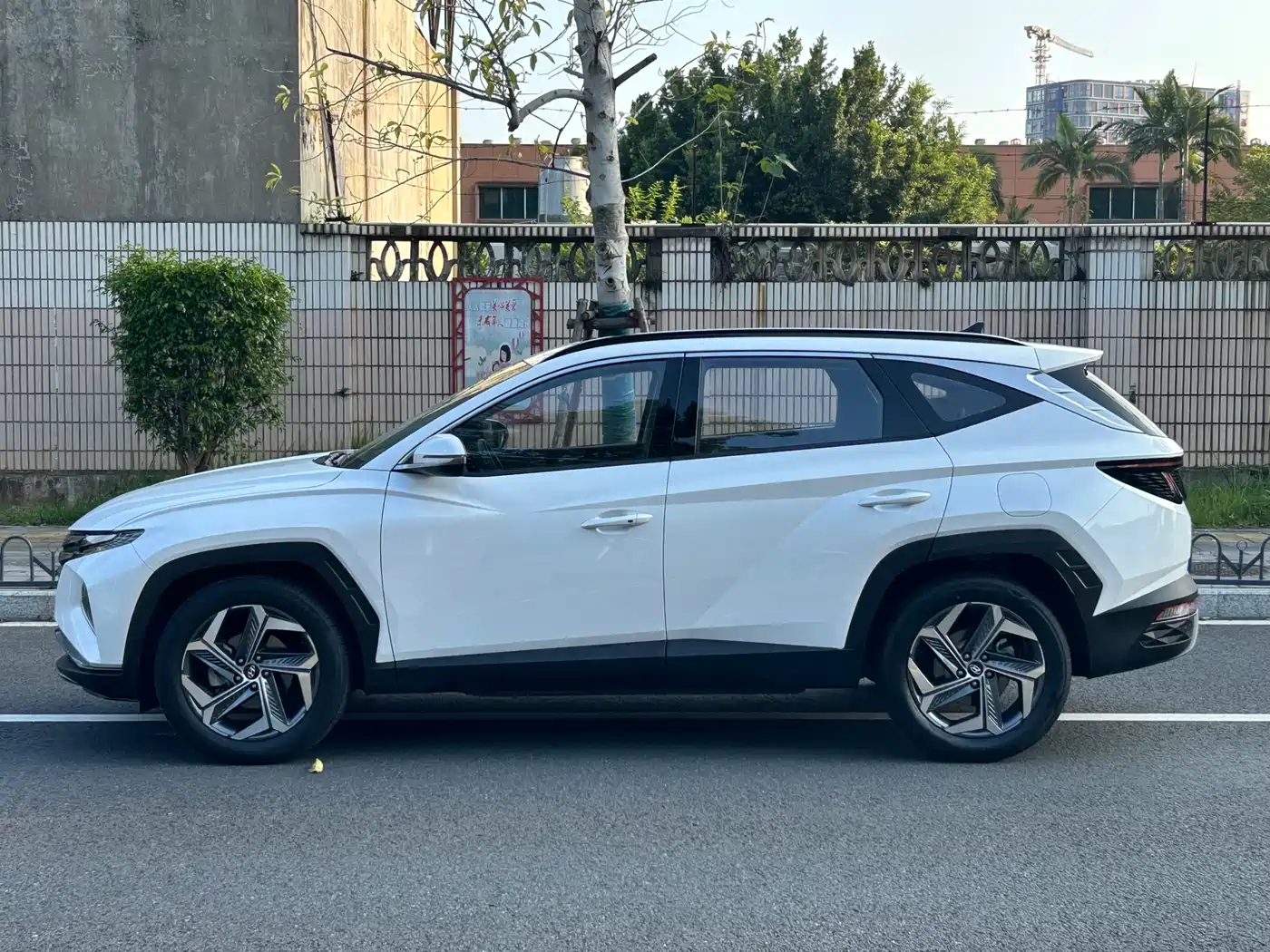 Hyundai Tucson 2021 Tucson L 1.5T DCT LUX Premium фото 8