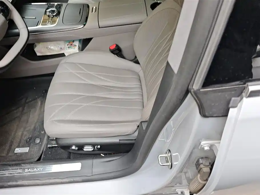 GEELY GALAXY GALAXY SPARKLE 8